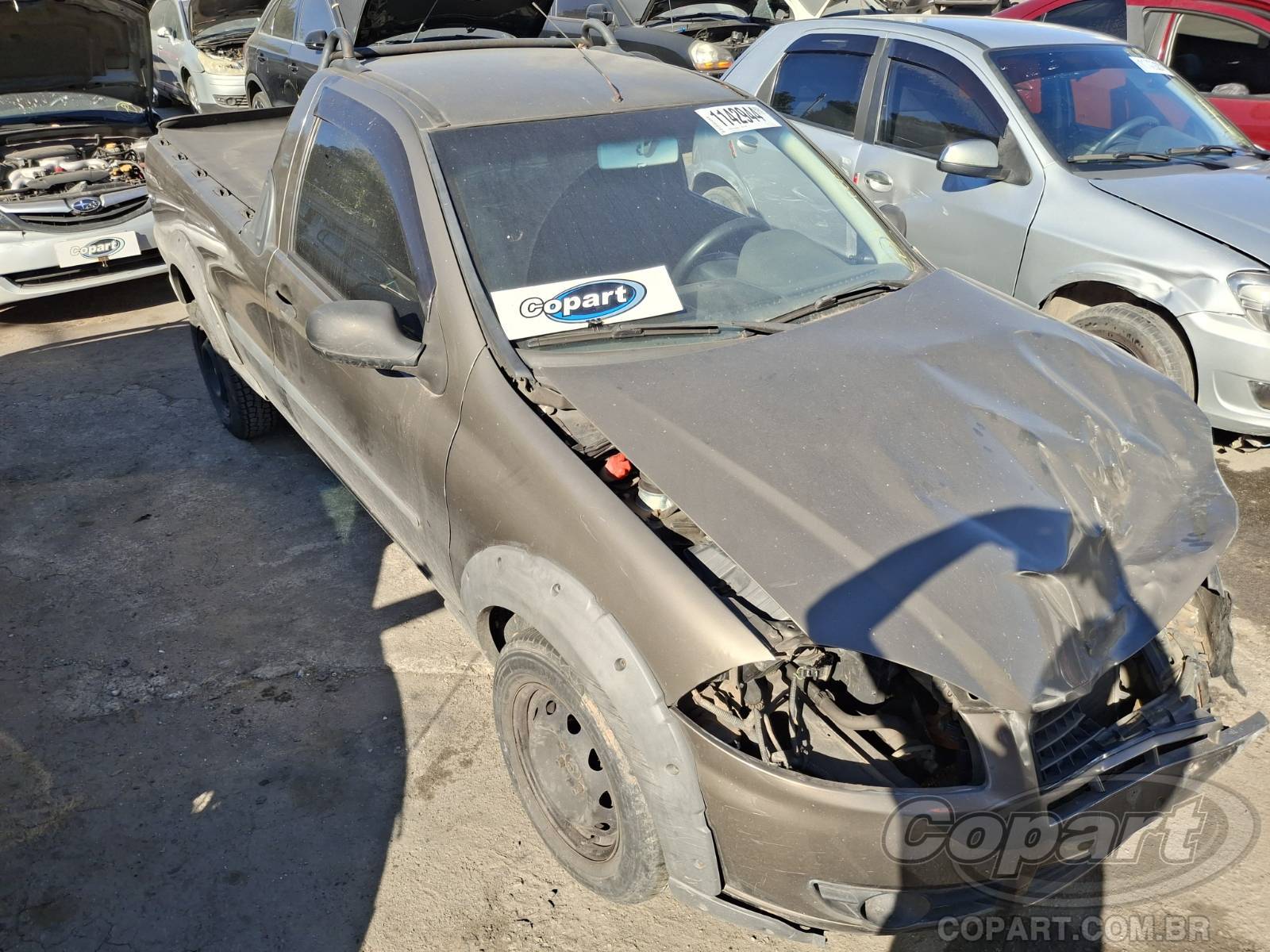 Fiat Strada 2011 em leilão
