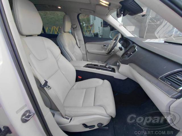 2023 VOLVO XC90 