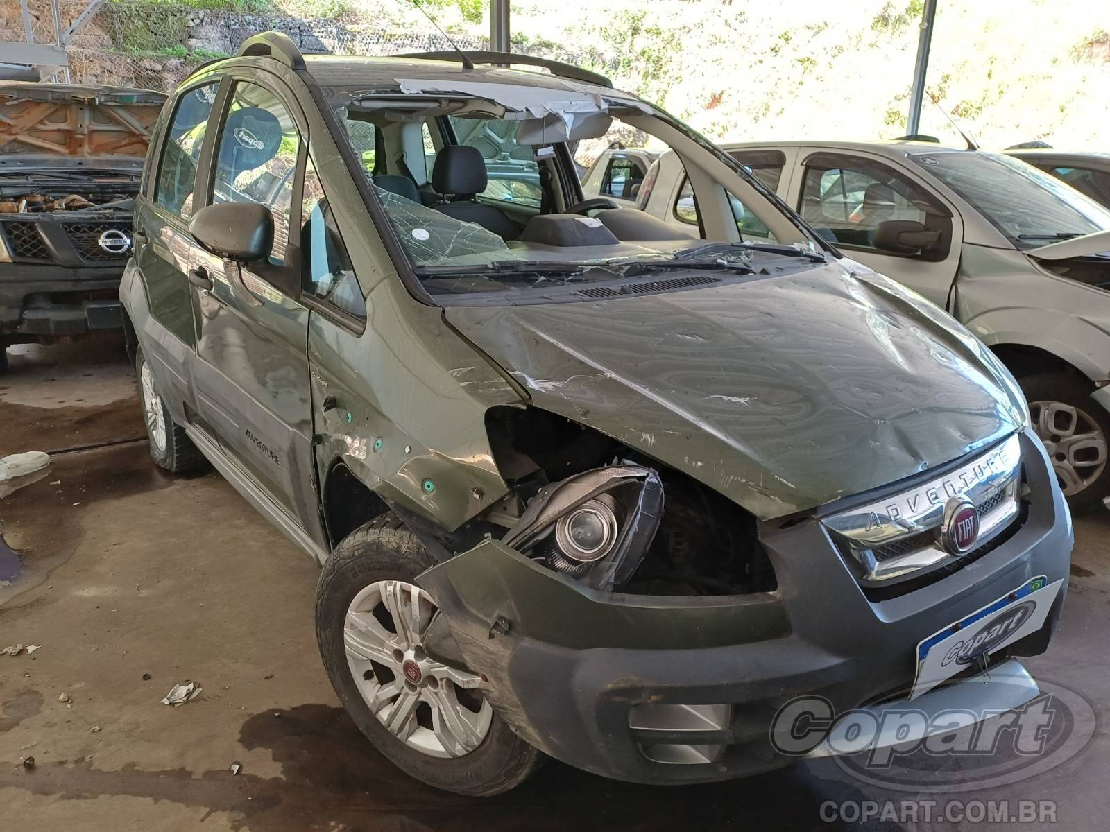 Fiat Idea Adventure 1.8 16V E.torQ 2015 Colisão Média Monta