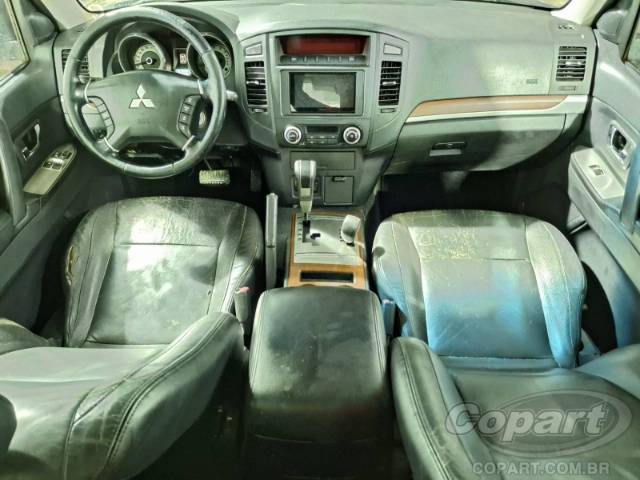 2011 MITSUBISHI PAJERO FULL 