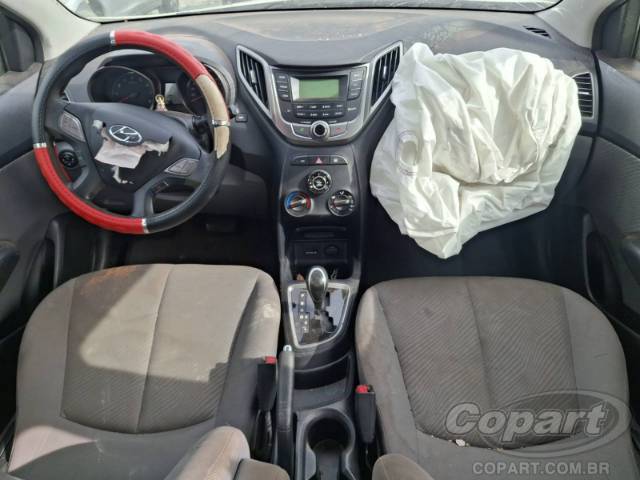 2015 HYUNDAI HB20S 