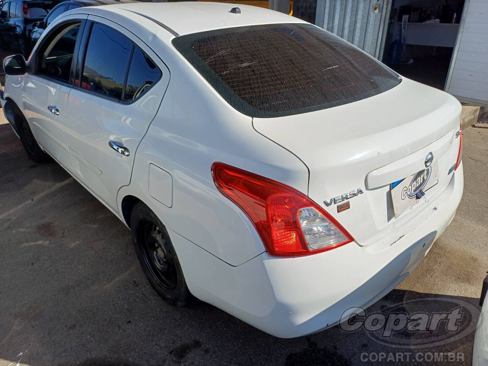 2014 NISSAN VERSA — foto 3 de 10