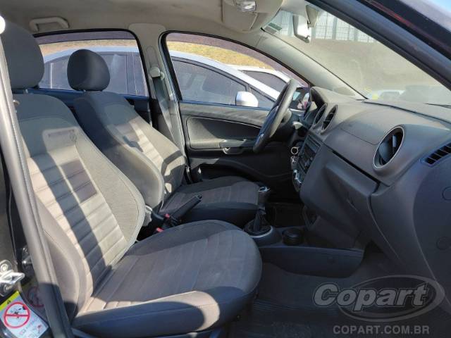 2014 VOLKSWAGEN VOYAGE 