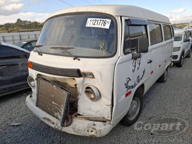 2011 VOLKSWAGEN KOMBI 
