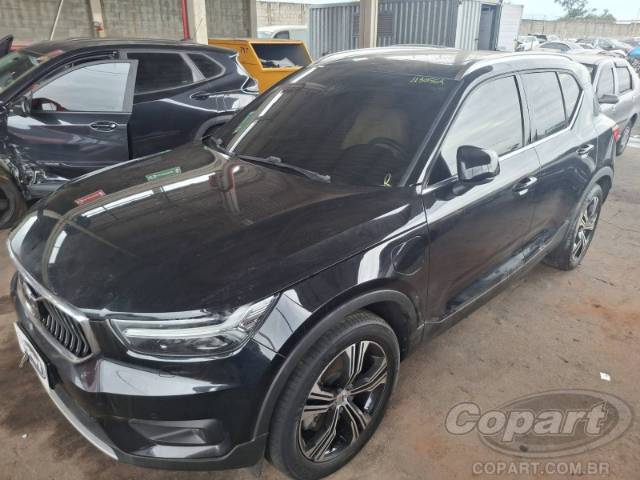 2021 VOLVO XC40 