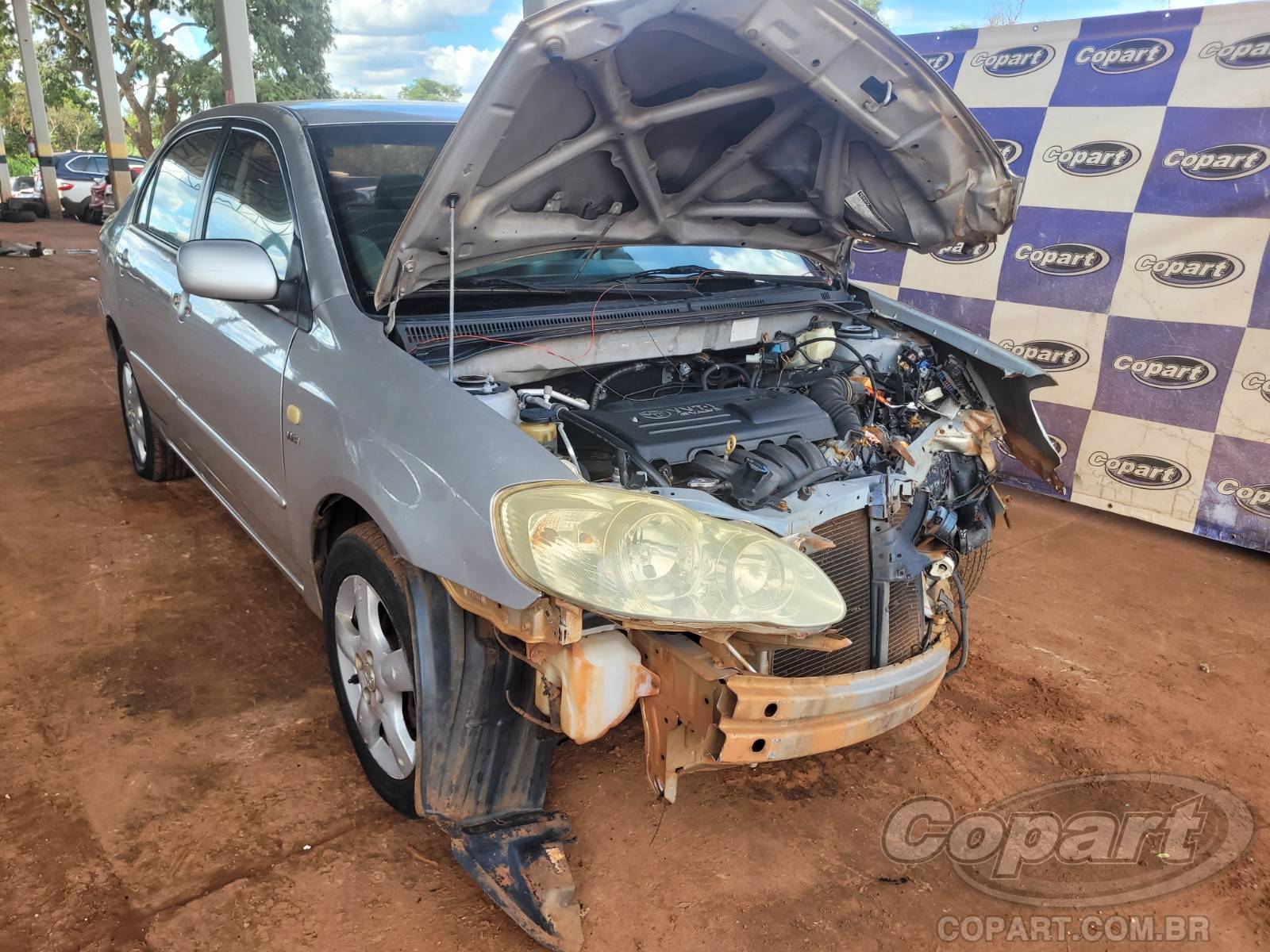 Toyota Corolla XLi 1.6 16V VVT-i 2005 Médio Dano Frontal
