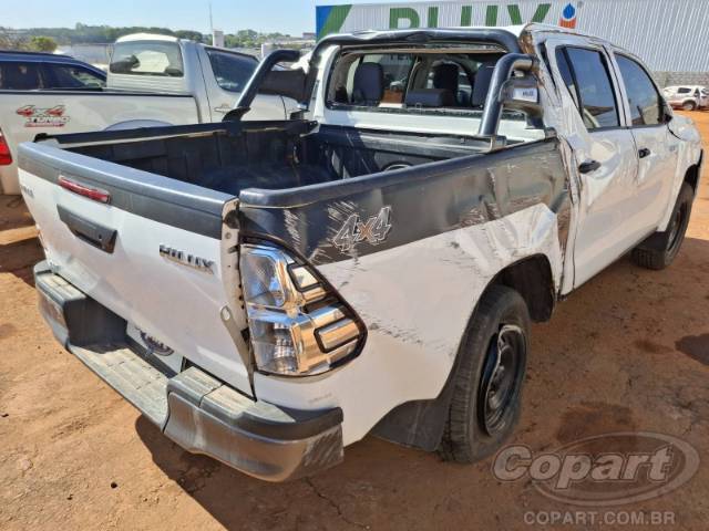 2025 TOYOTA HILUX CD 