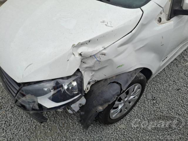 2013 VOLKSWAGEN FOX 