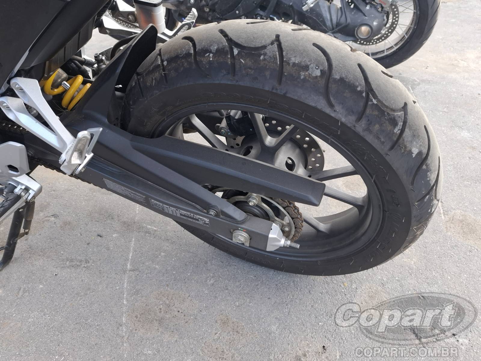 Foto 7 de 10: 2024 HONDA CB 300F