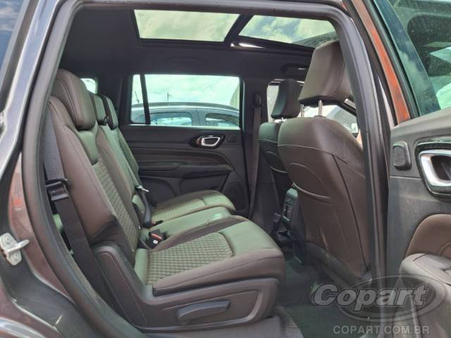 2025 JEEP COMMANDER 
