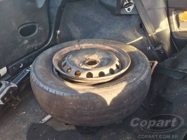 2004 FORD FOCUS 