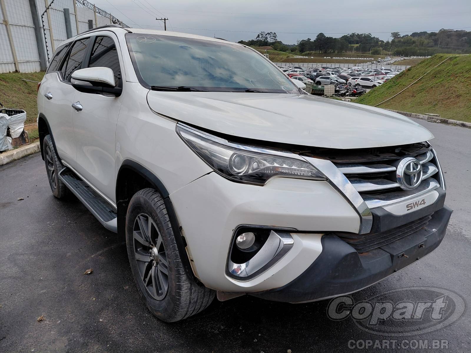 2016 TOYOTA HILUX SW4