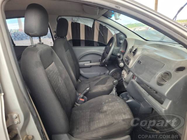 2015 FIAT UNO 