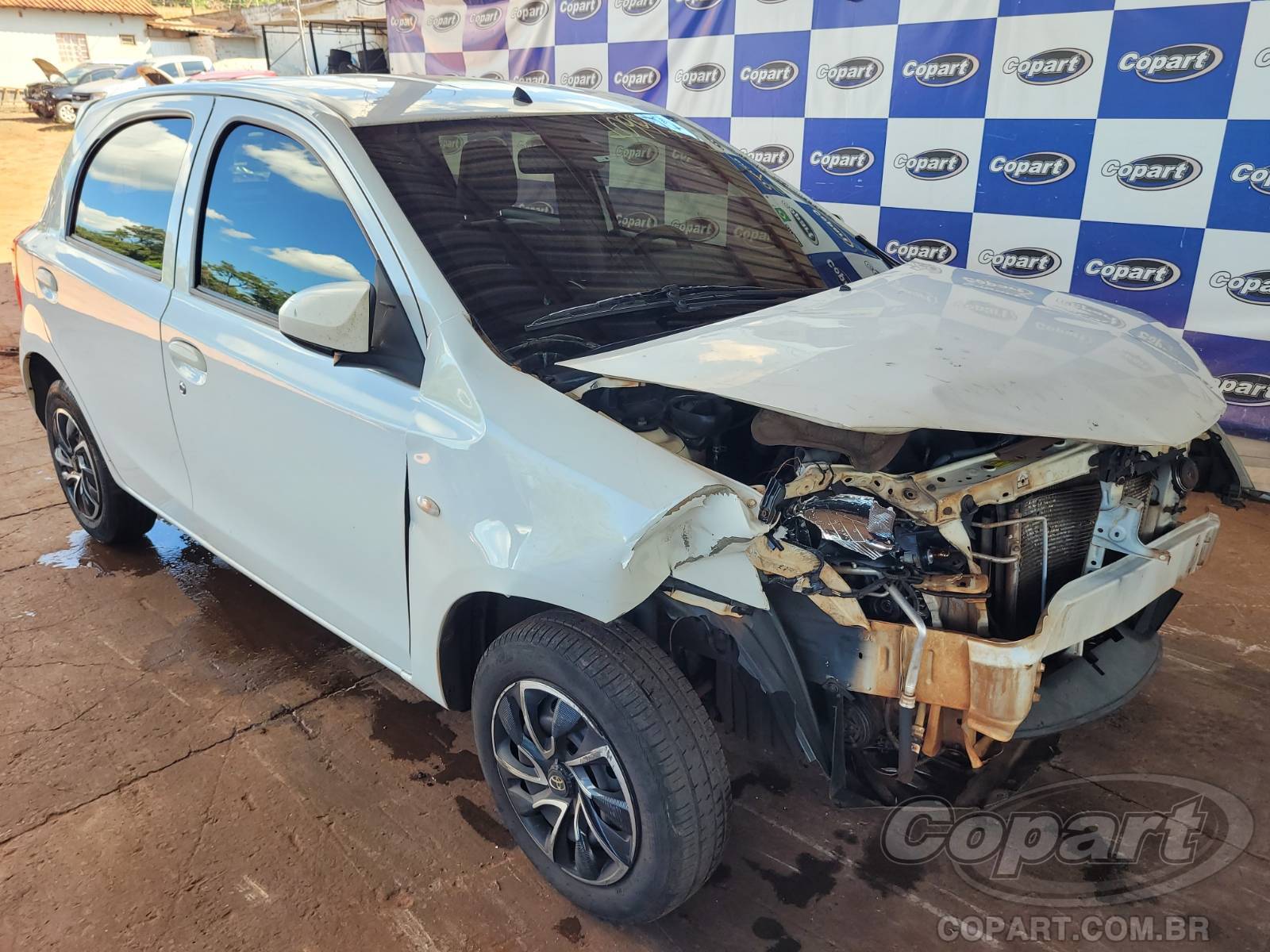 Toyota Etios 1.3 16V 2014
