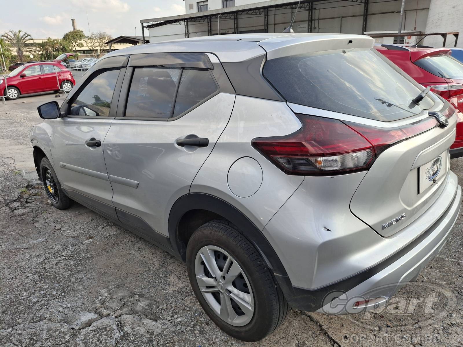 2024 NISSAN KICKS — foto 3 de 12