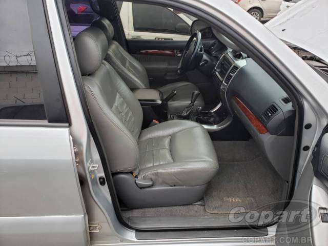 2006 TOYOTA LAND CRUISER 
