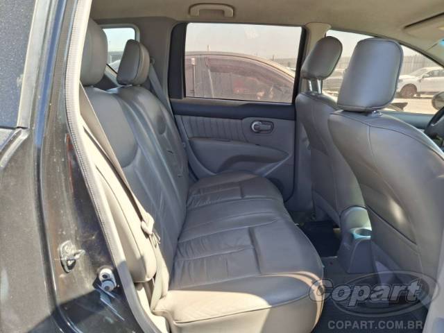 2011 NISSAN LIVINA 