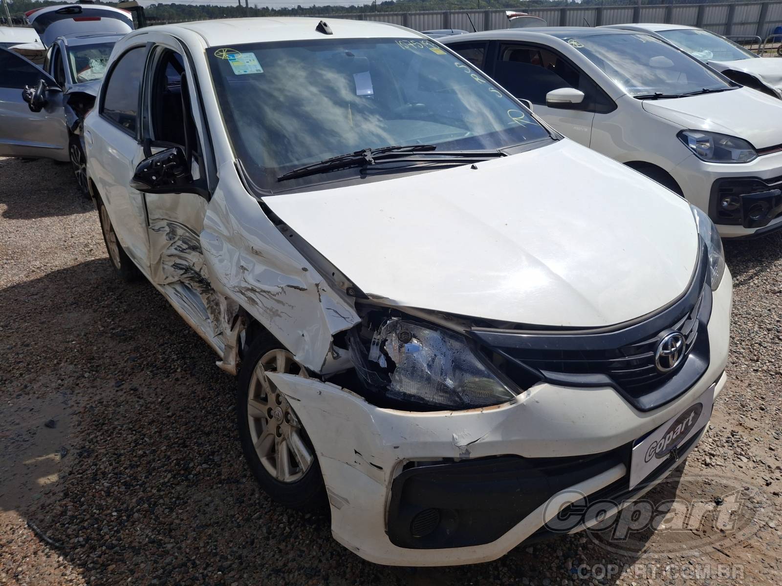 Toyota Etios X Plus AT 1.5 16V Dual VVT-i