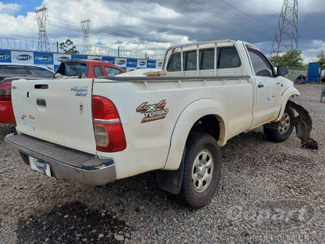 2013 TOYOTA HILUX CS 