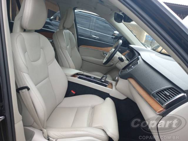 2022 VOLVO XC90 