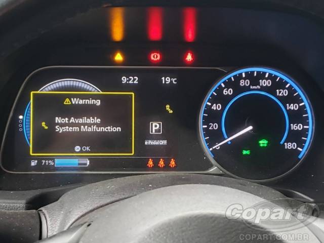 2022 NISSAN LEAF 