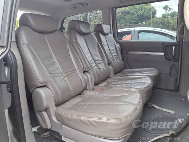 2011 KIA GRAND CARNIVAL 