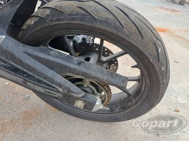 2025 HONDA CB 300F 