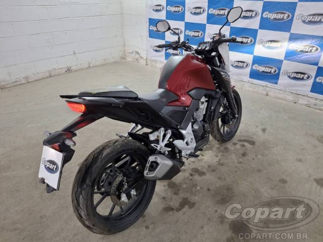 2025 HONDA CB 300F 