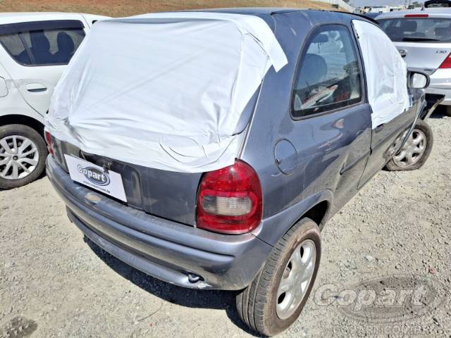 2001 CHEVROLET CORSA 