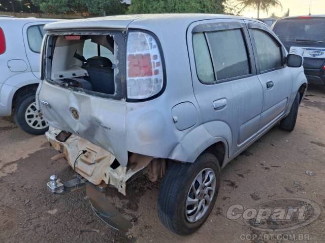 2015 FIAT UNO 