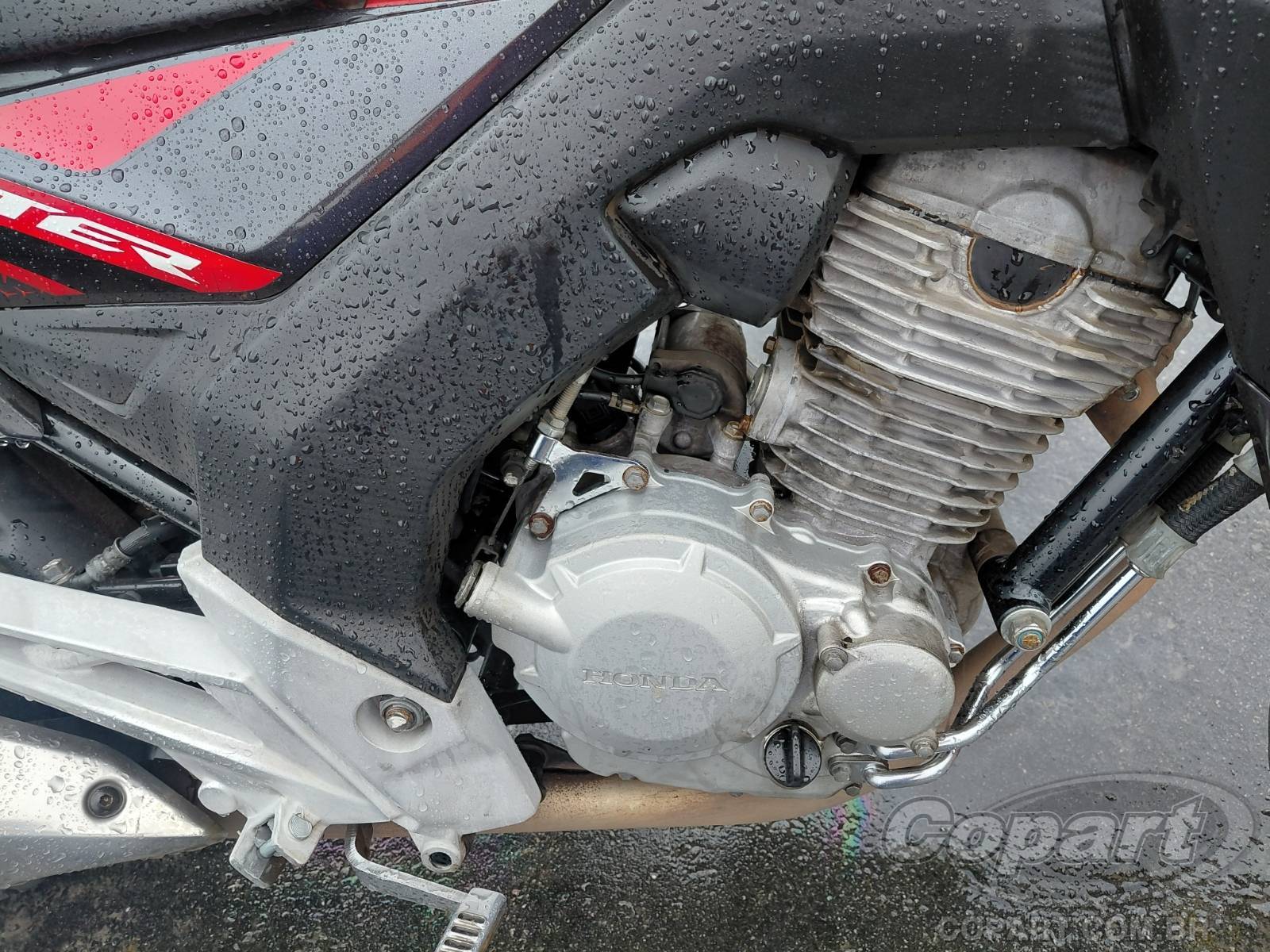 Foto 6 de 11: 2020 HONDA CB 250 F