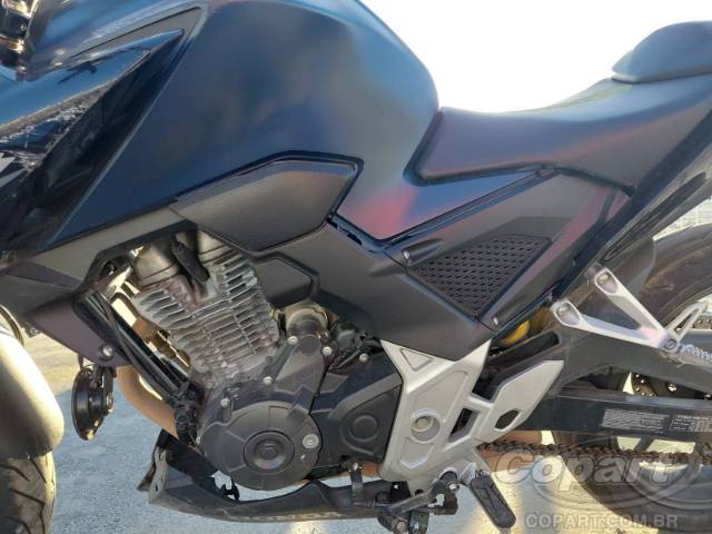 2025 HONDA CB 300F 