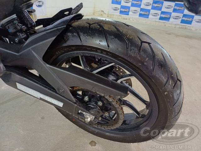 2025 BAJAJ DOMINAR 