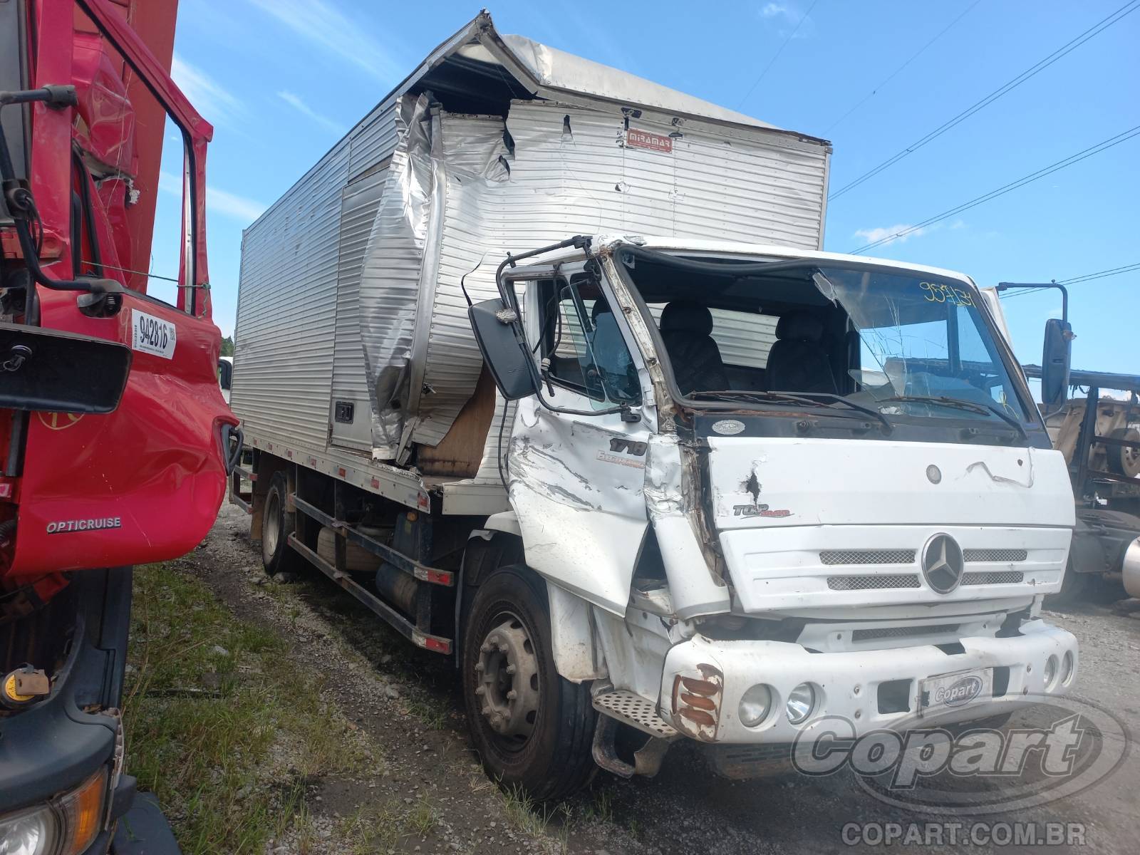 Mercedes Benz 1718 2009 Caminhão Colisão Média Monta