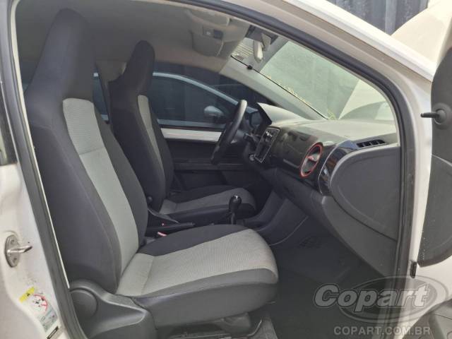 2015 VOLKSWAGEN UP 