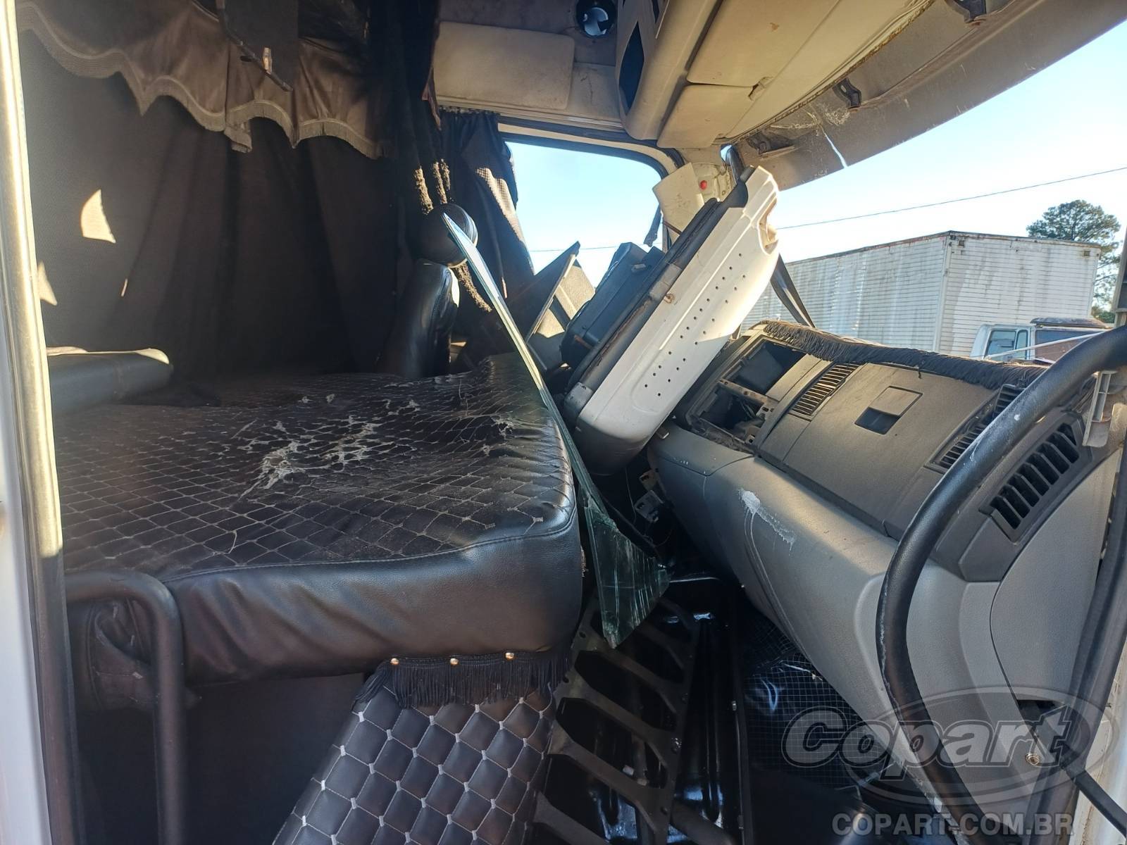 2012 VOLKSWAGEN CONSTELLATION — foto 5 de 11