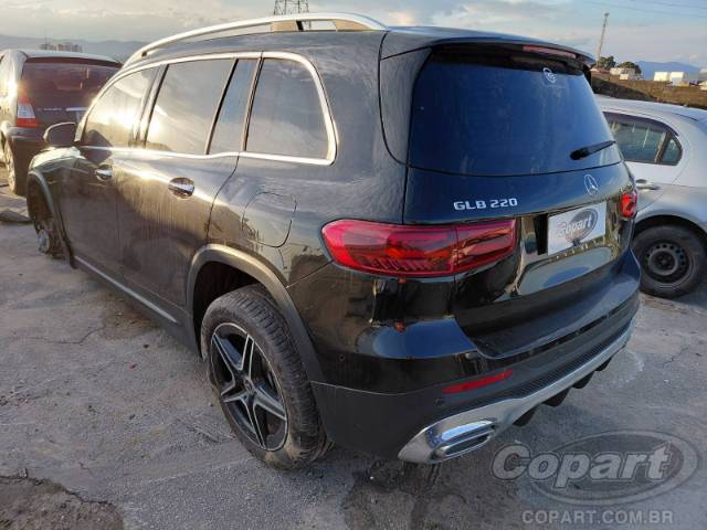 2025 MERCEDES BENZ GLB 