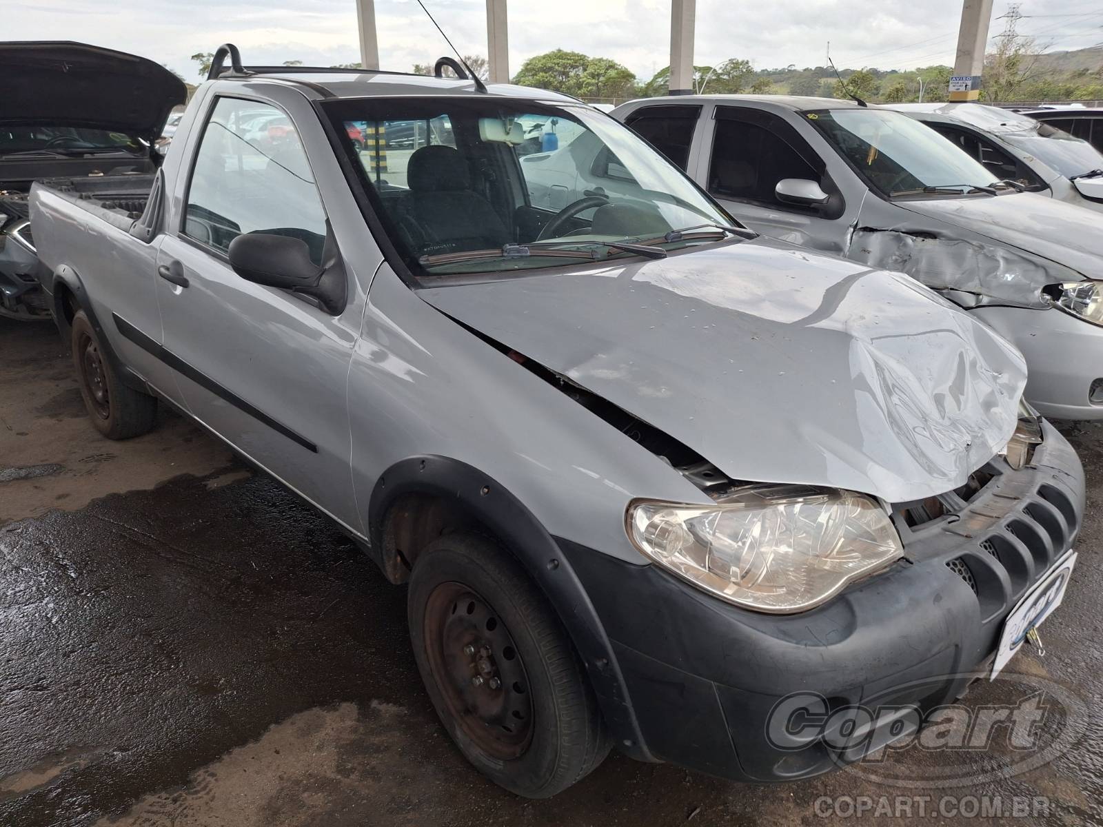 Fiat Strada 2008 em leilão