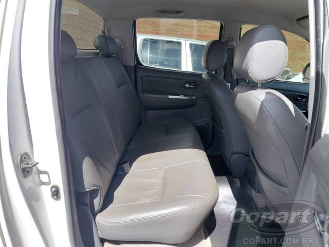 2015 TOYOTA HILUX CD 