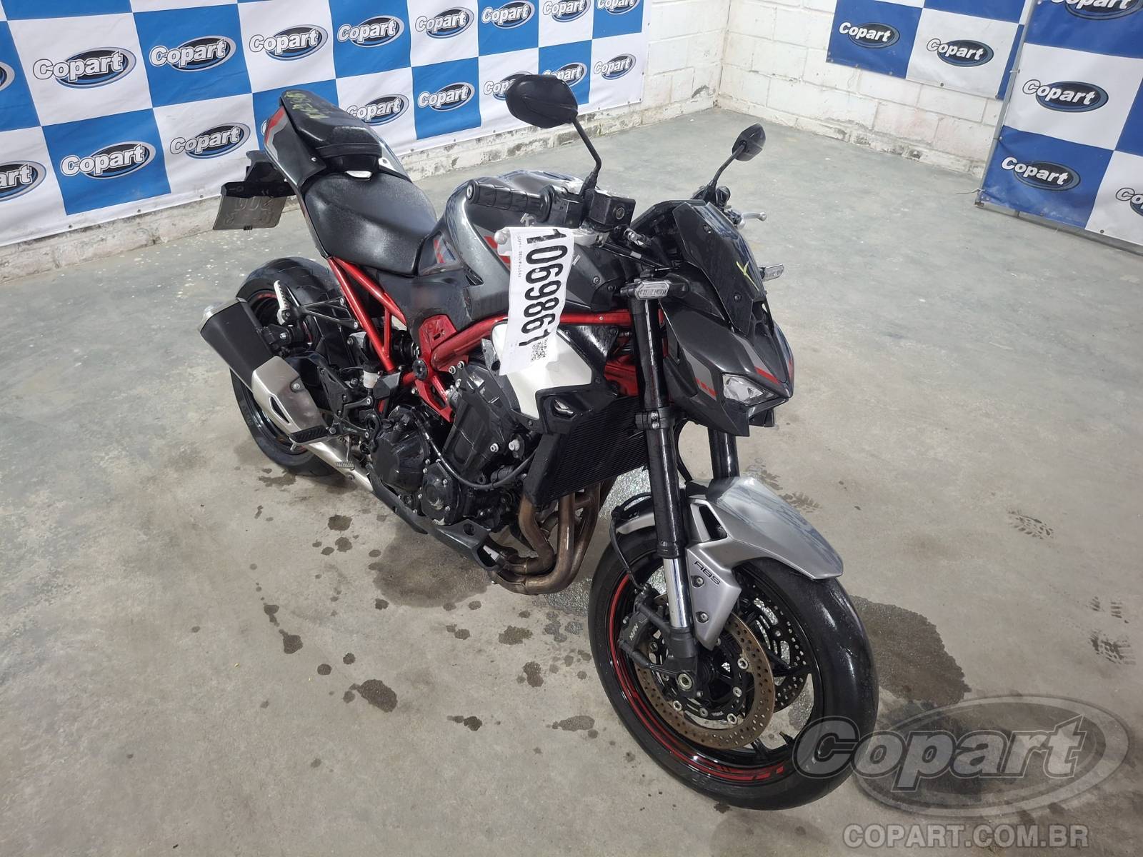 KAWASAKI Z900