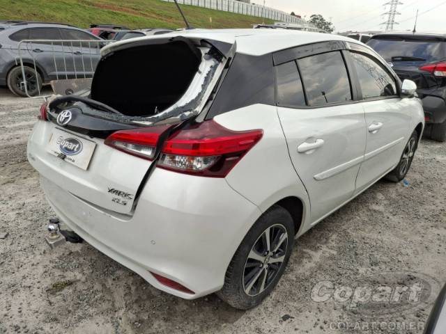 2021 TOYOTA YARIS 
