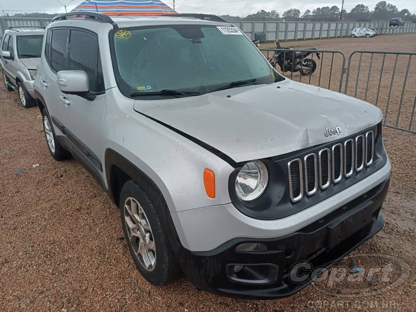 Veículo Fiat Renegade JEEP Renegade 2016 SUV Pequenos 2016 em leilão