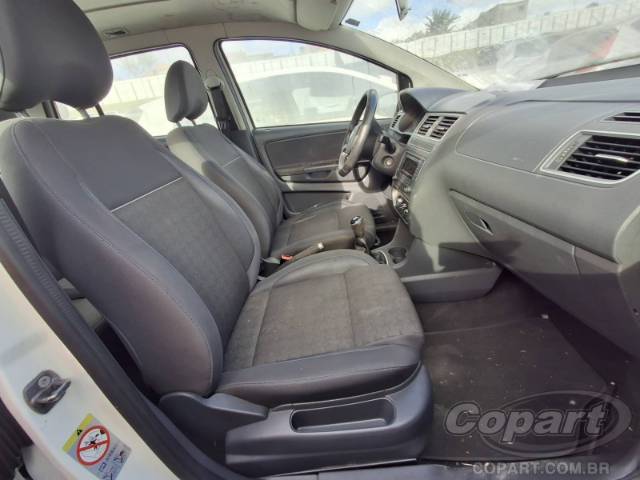 2016 VOLKSWAGEN FOX 