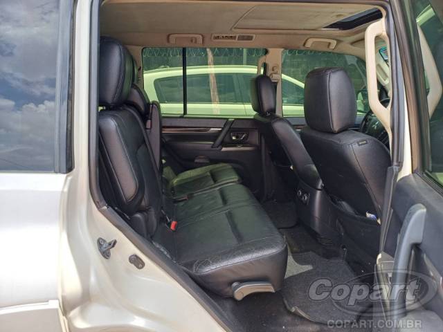 2013 MITSUBISHI PAJERO FULL 