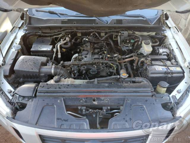 2021 NISSAN FRONTIER CD 