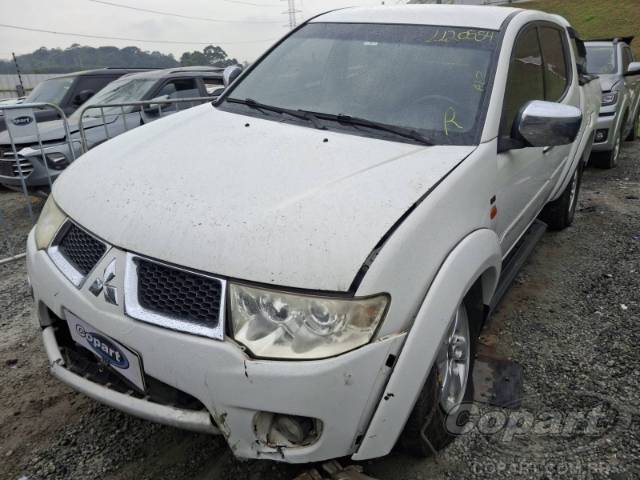 2013 MITSUBISHI L200 TRITON 