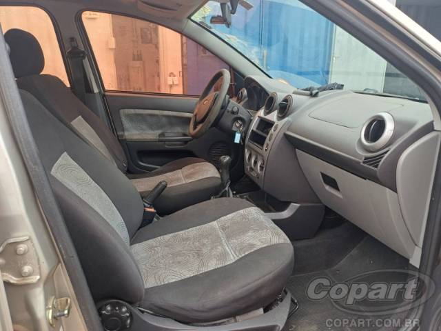 2009 FORD FIESTA SEDAN 