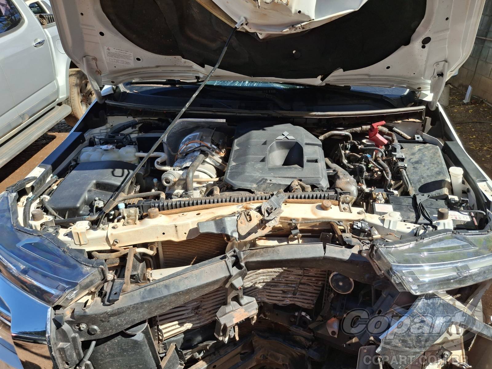 Foto 7 de 10: 2026 MITSUBISHI TRITON