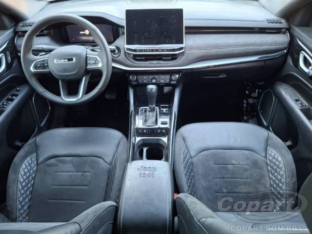 2025 JEEP COMMANDER 
