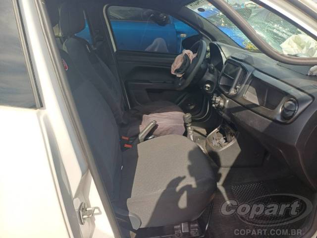 2025 FIAT STRADA 